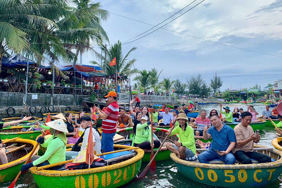 Bay Mau Coconut Forest Tour